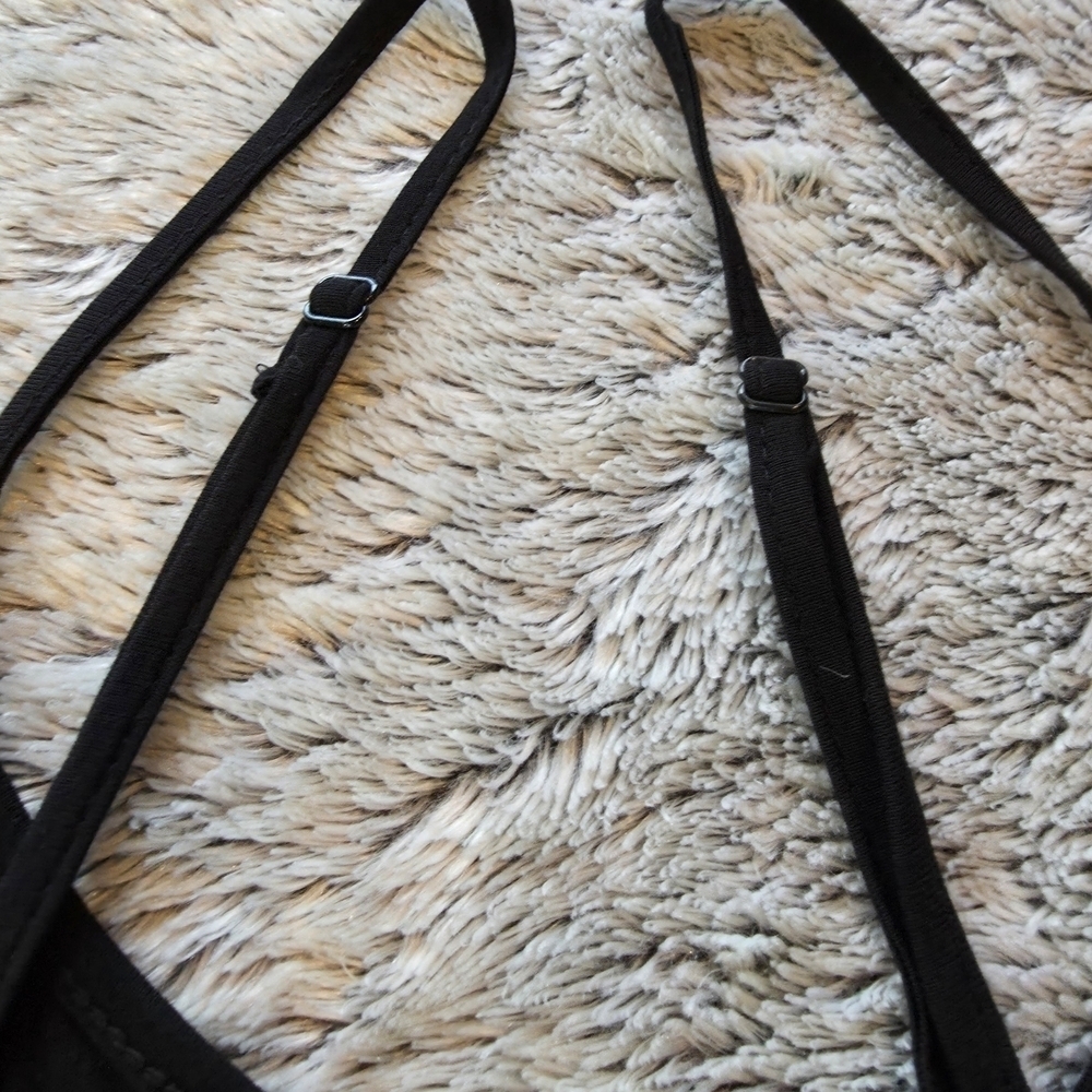 Black Lace Trim Camisole. Size Medium - Picture 4 of 8